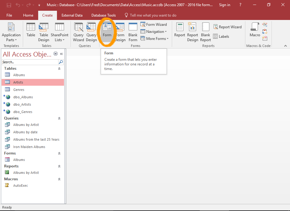 Screenshot of Access with the Form button highlighted